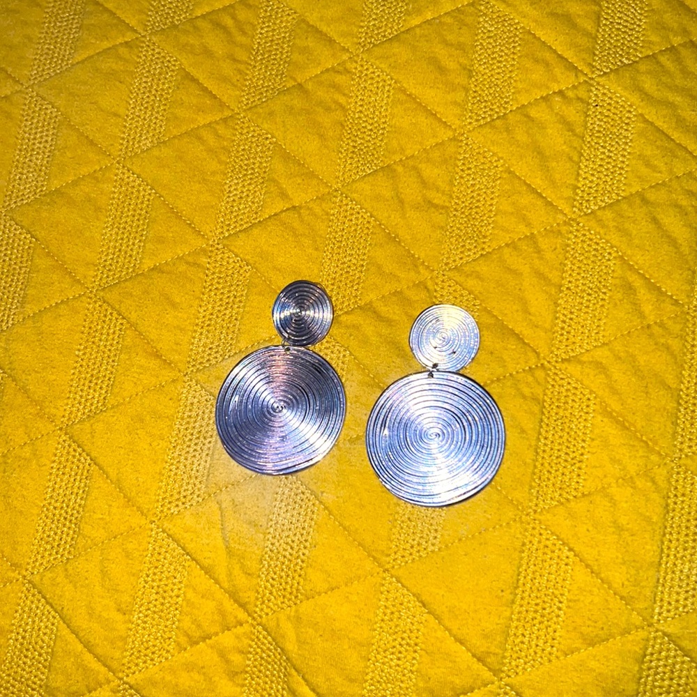 Silver swirl plate earrings